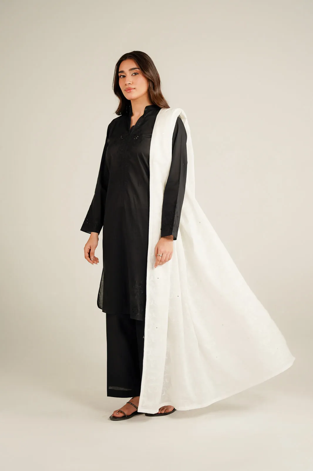1 Piece Lawn Embroidered Shawl (CH0016)