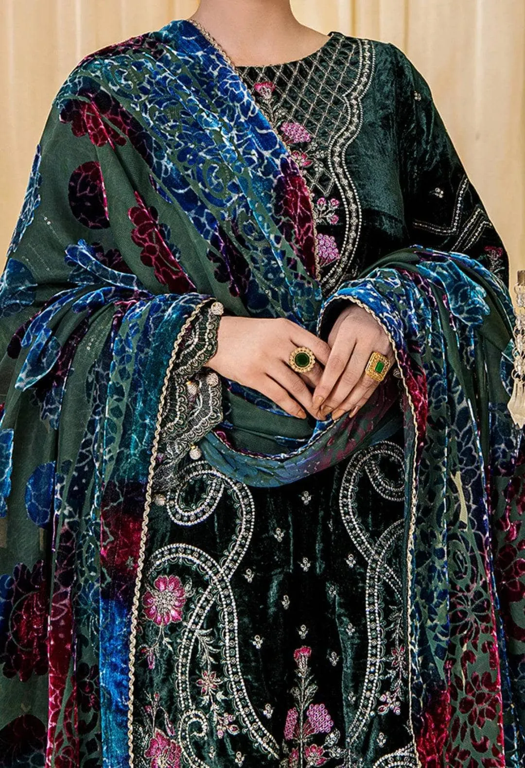 Adans Libas Velvet Palachi