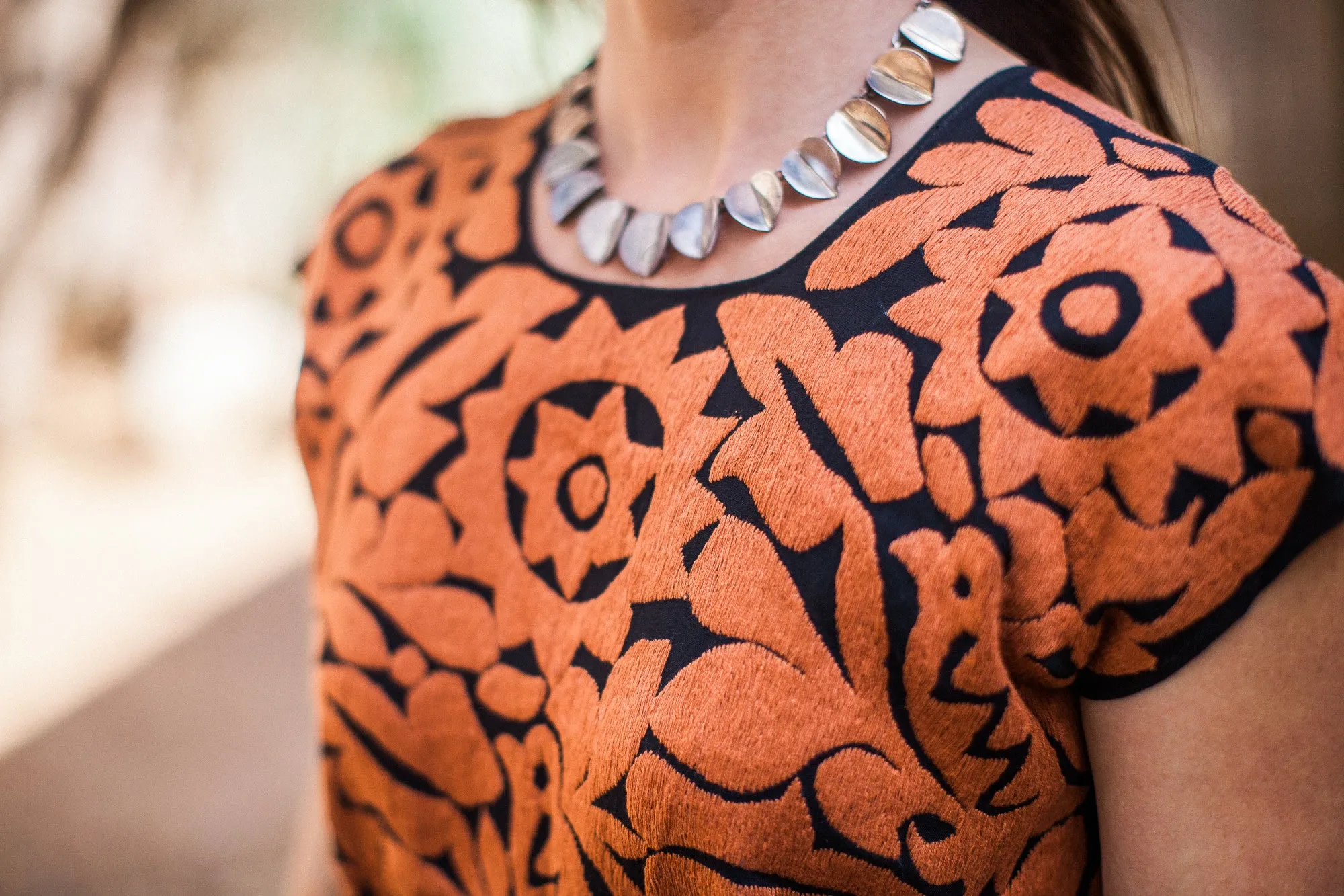 Black and Copper Blusa de Otomi