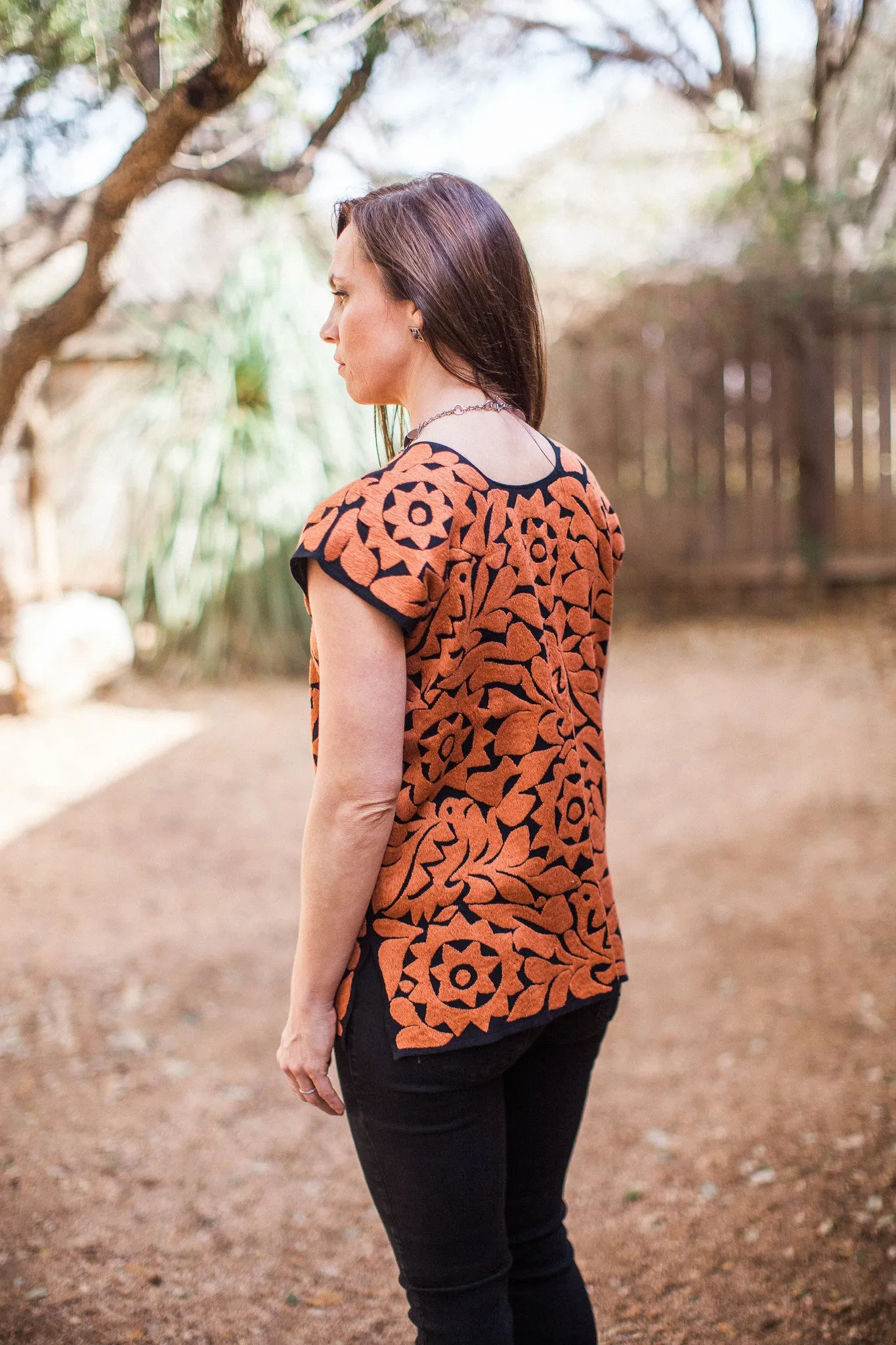 Black and Copper Blusa de Otomi