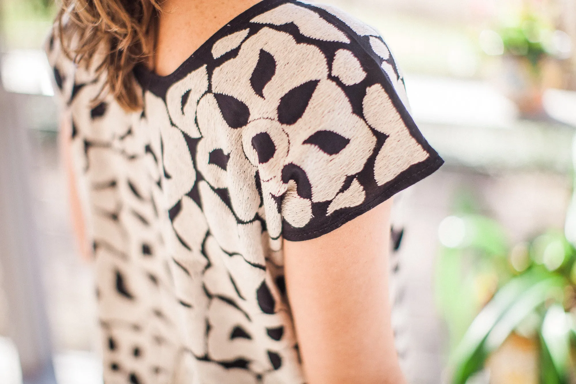 Black and Cream Blusa de Otomi