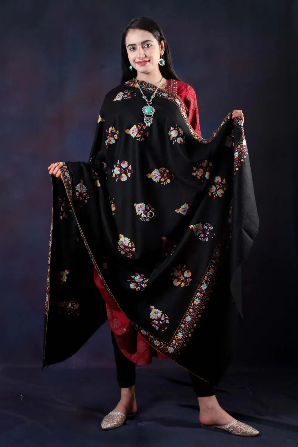 Black Bootidar Sozni Embroidered Handwooven Pashmina shawl