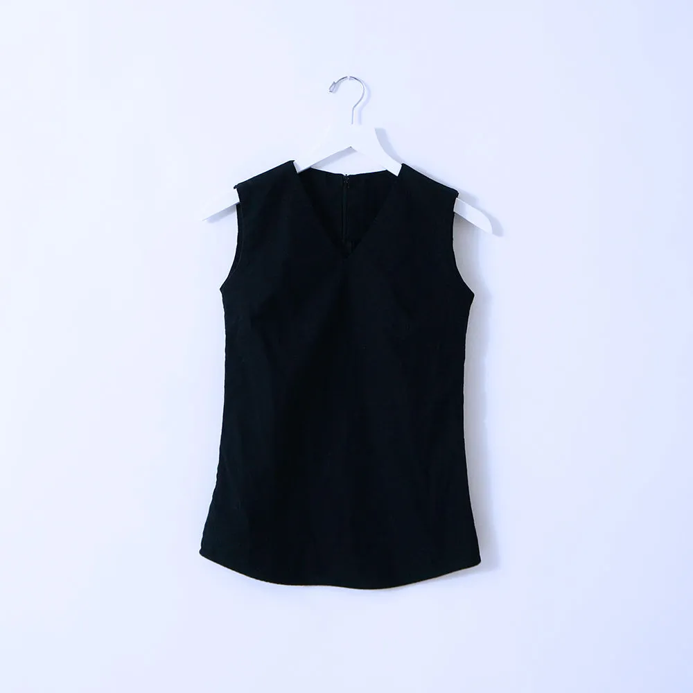 Black Cotton Sleeveless Loose V Top | ALPHONSINA