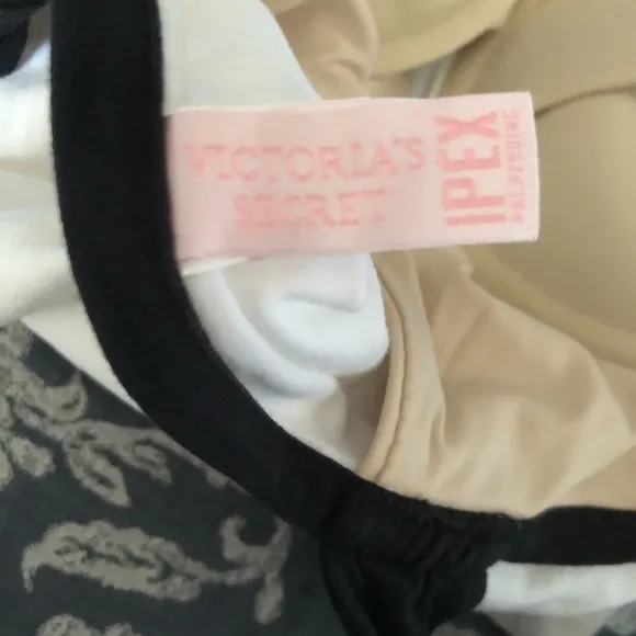 Body By Victoria IPEX black Tank Self Bra cami 38D