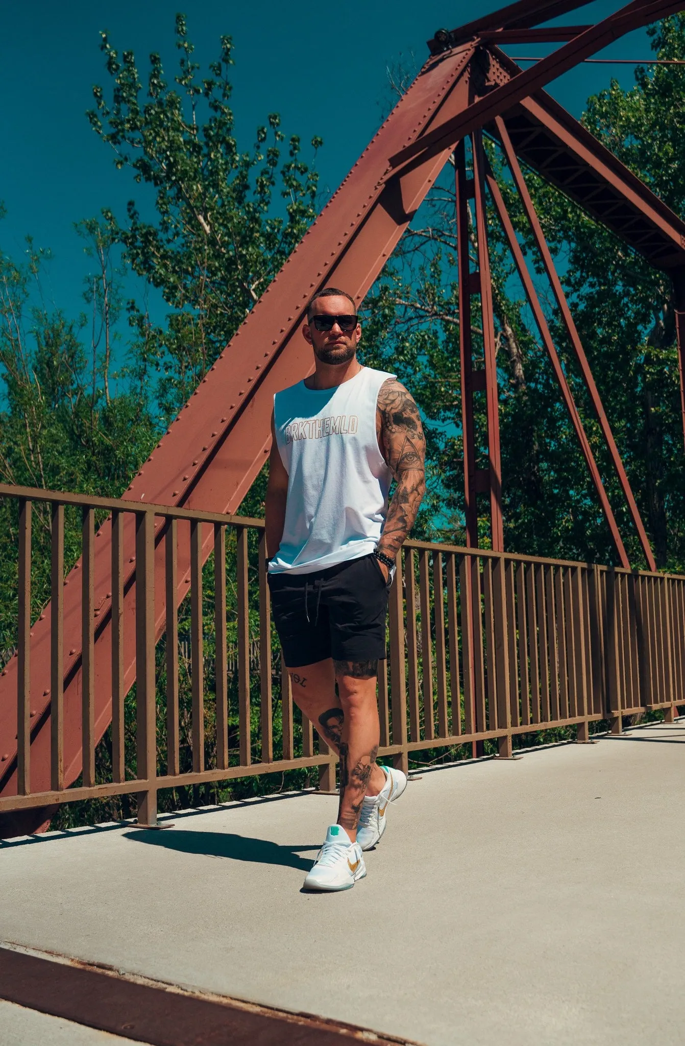 BRKTHEMLD Outline Tank - White w/ Gold