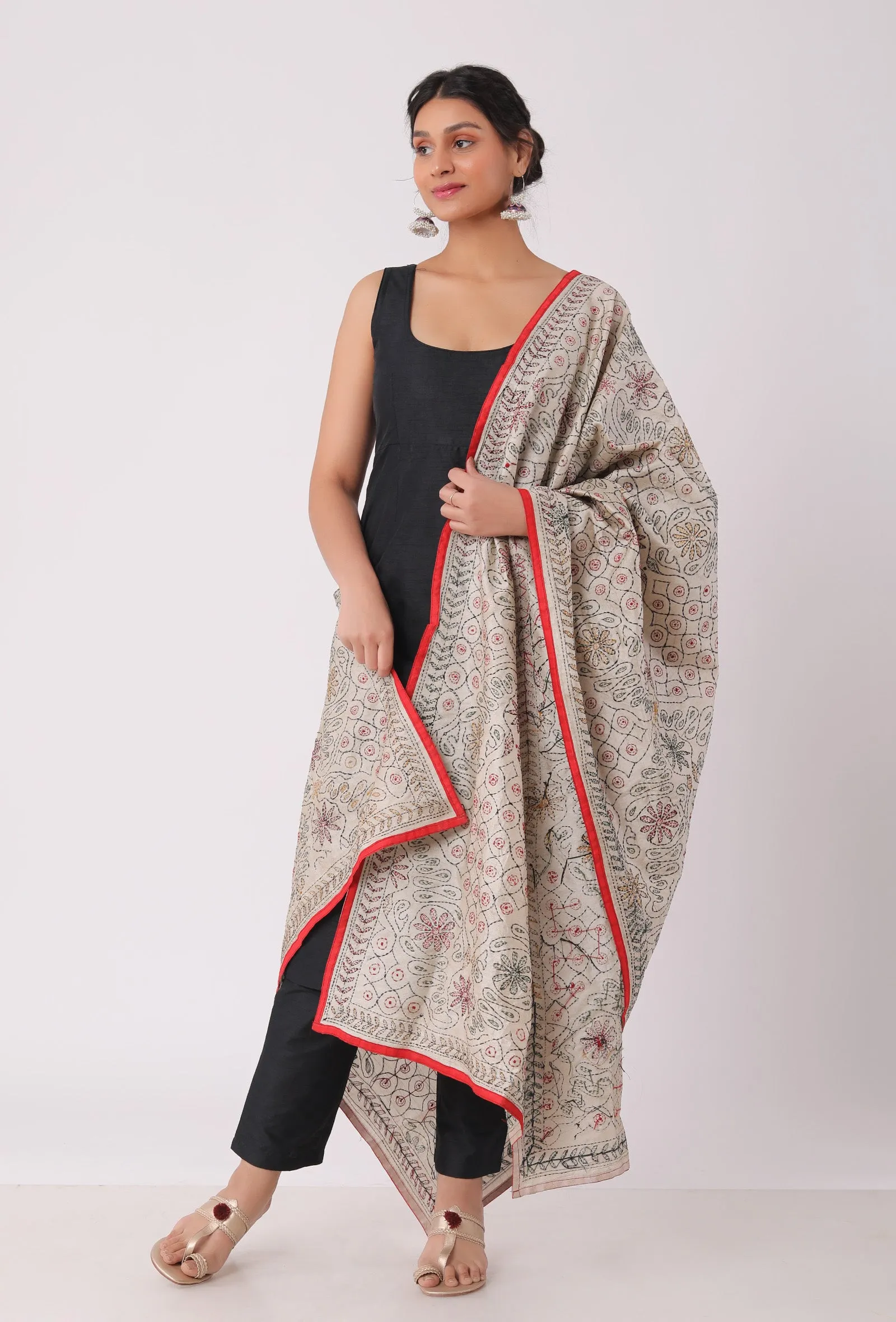 Chhavi hand embriodered kantha silk dupatta