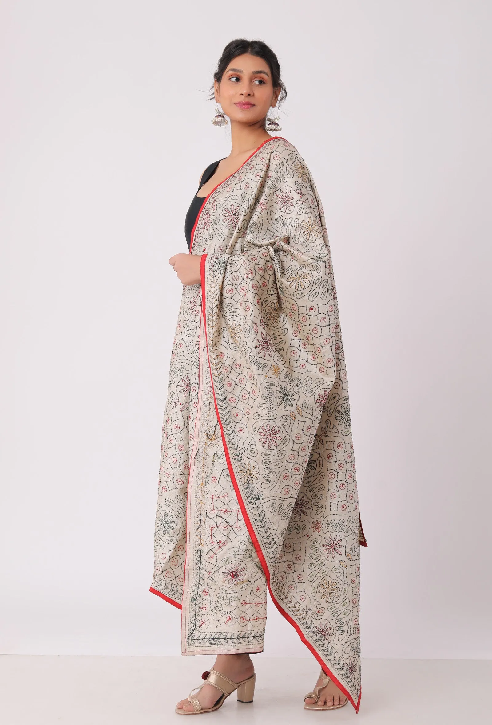 Chhavi hand embriodered kantha silk dupatta