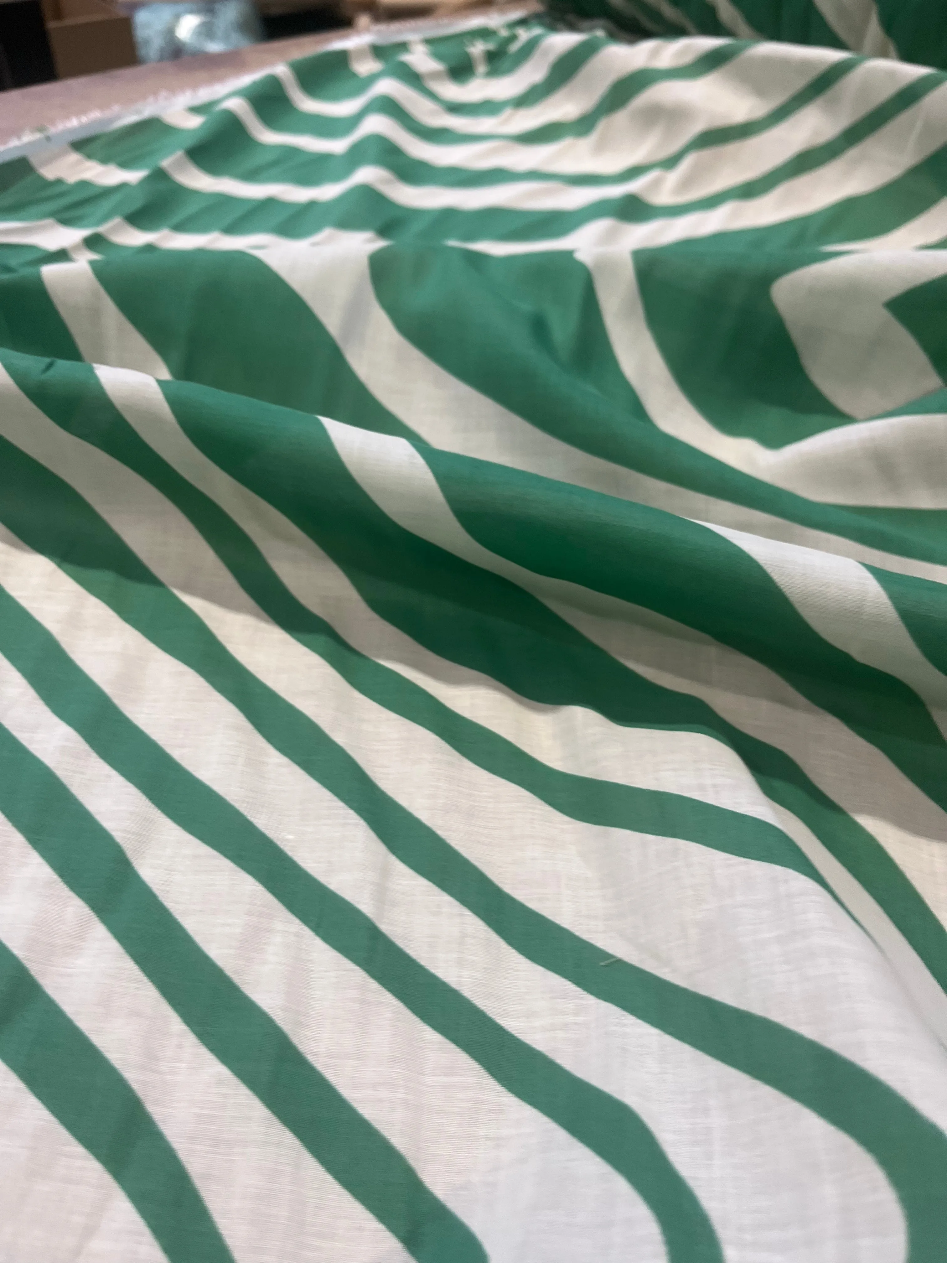 D01 Mattia 1040 cotton voile green zebra
