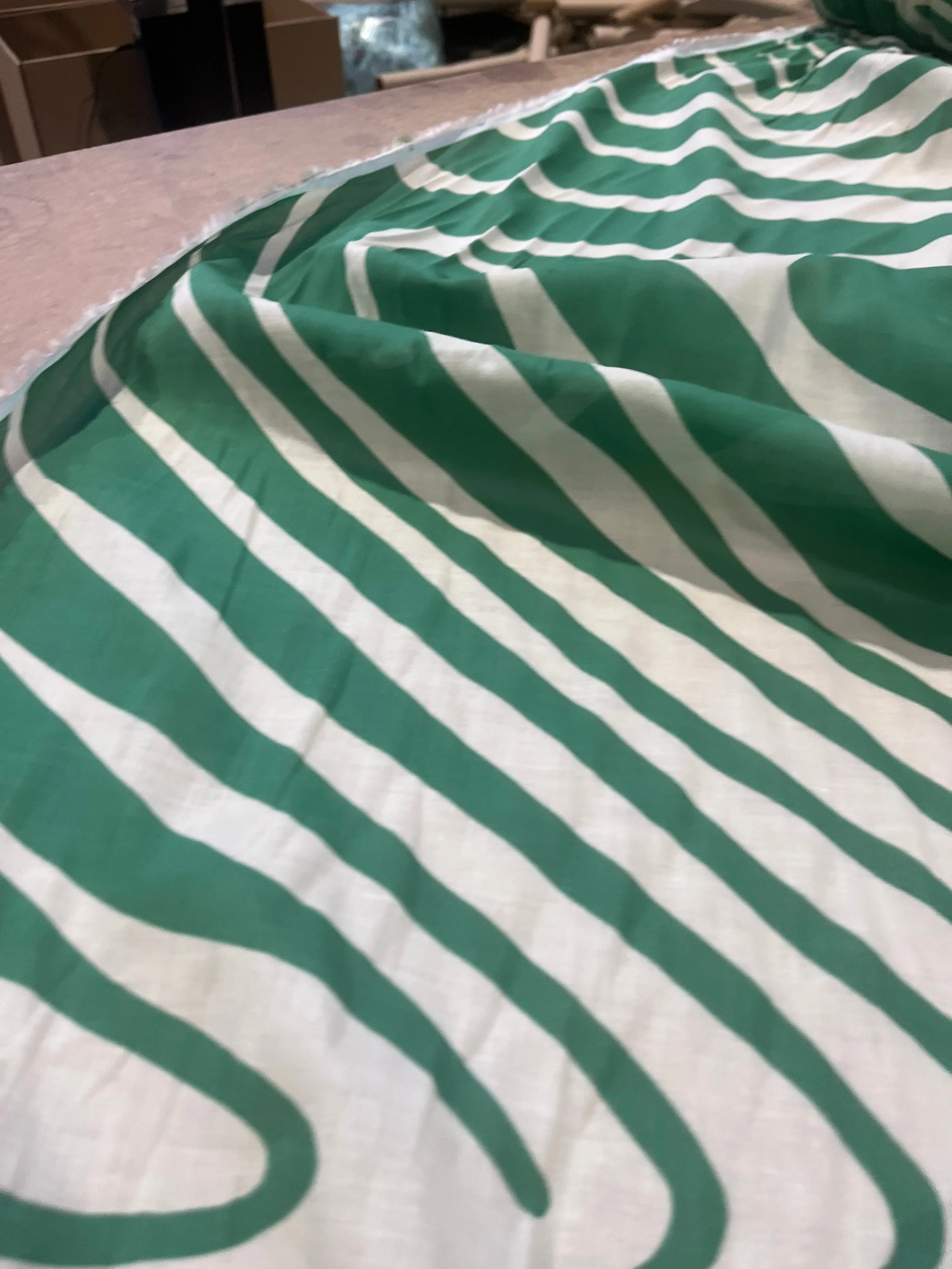 D01 Mattia 1040 cotton voile green zebra