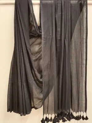 Elevate your elegance with our exquisite Handloom Mull Cotton Saree (Black)