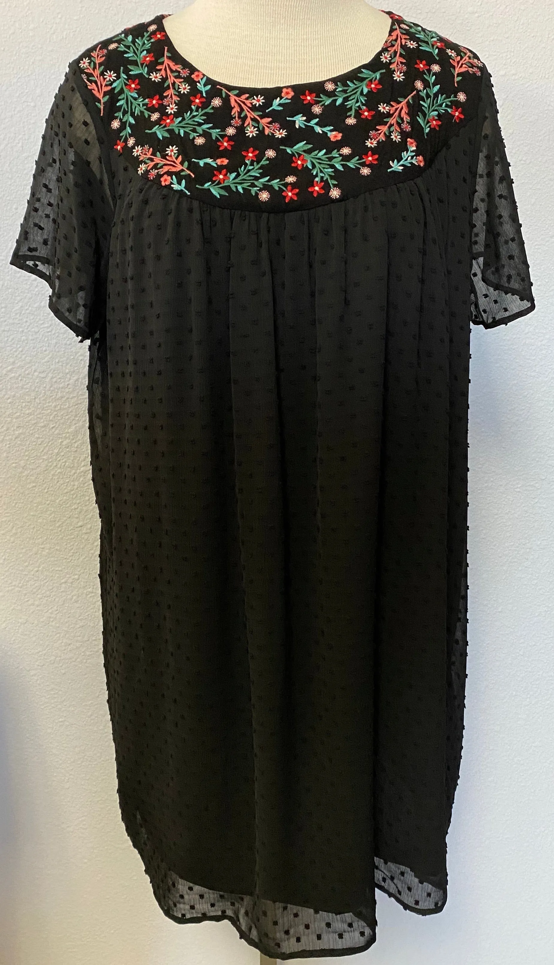 EMBROIDERED ROUND NECK DRESS