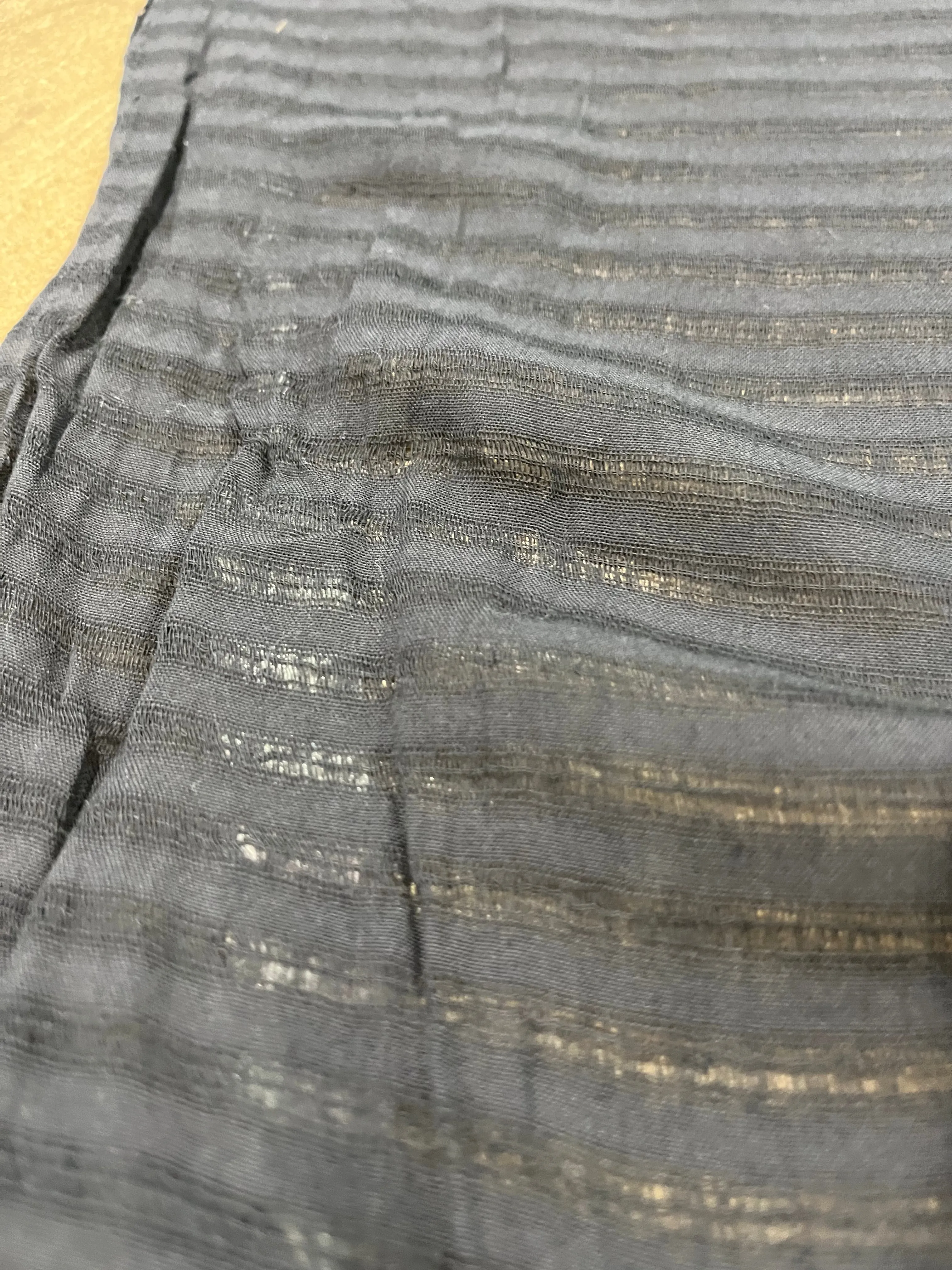 H01 Gauze stripes charcoal