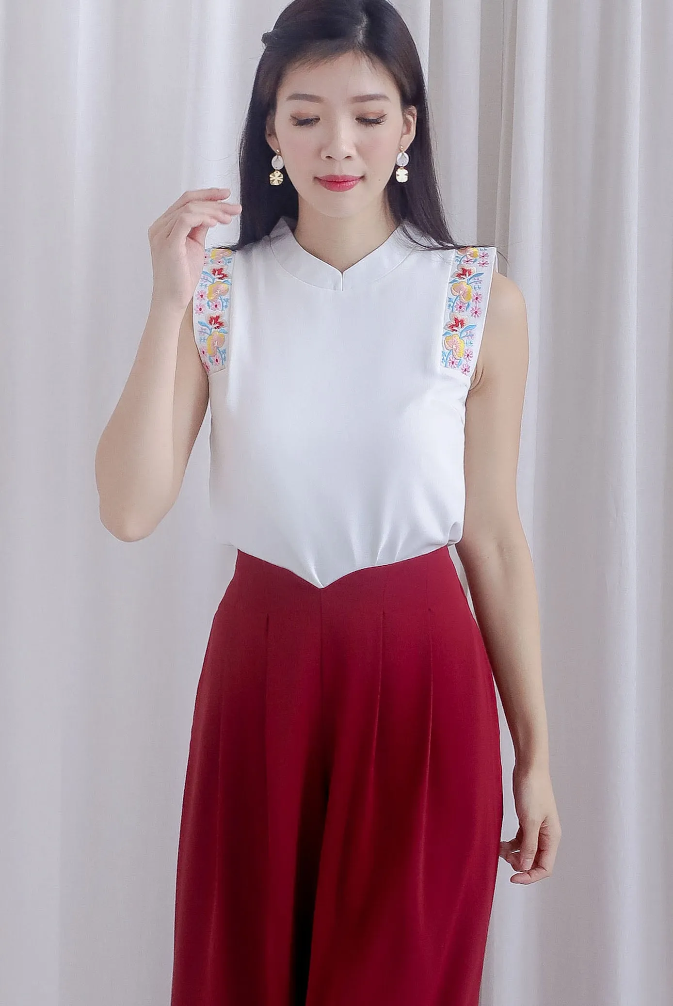 Kismet Embro Sleeve Cheong Sam Top In White