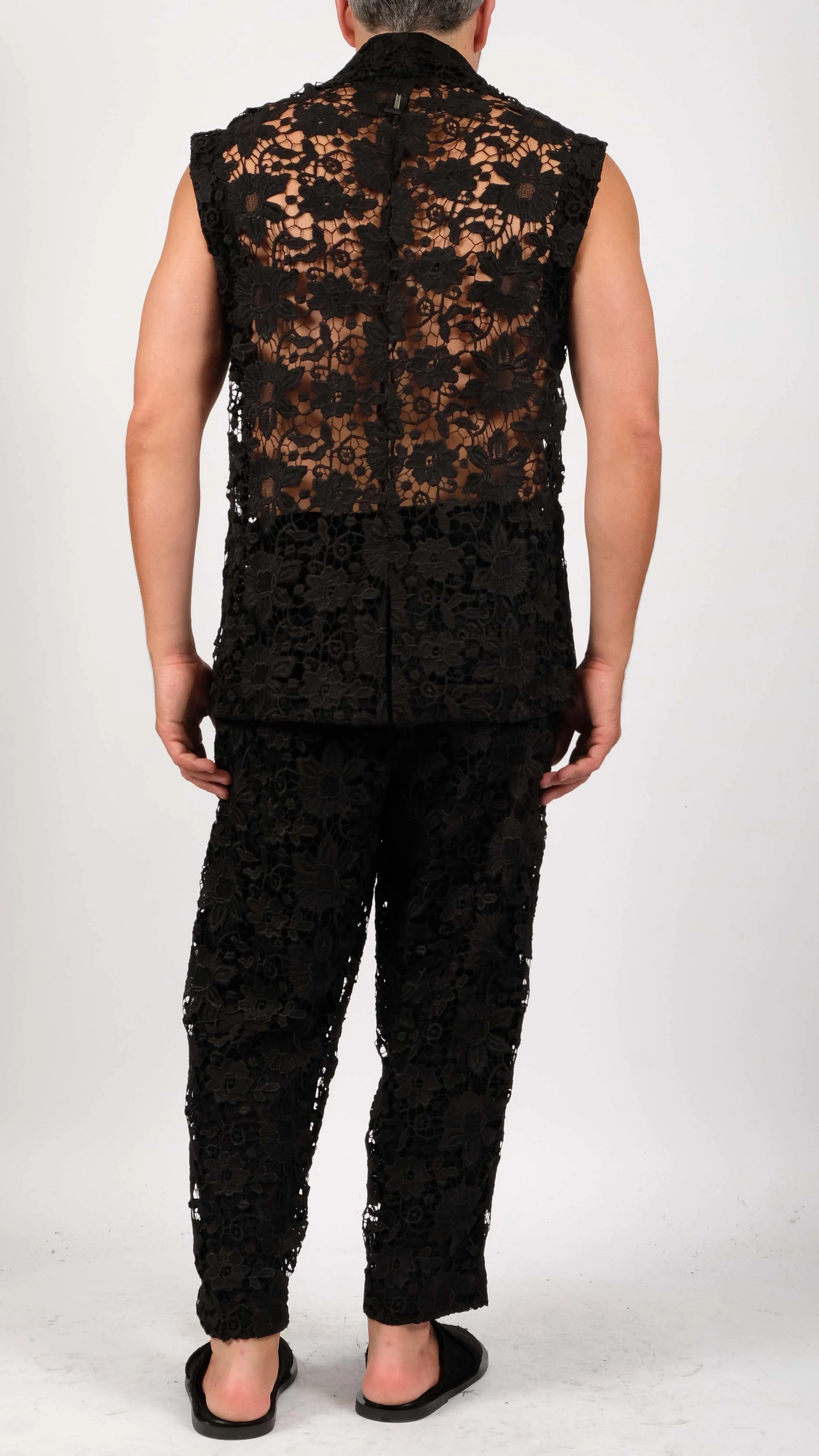 Lace Sleeveless Blazer