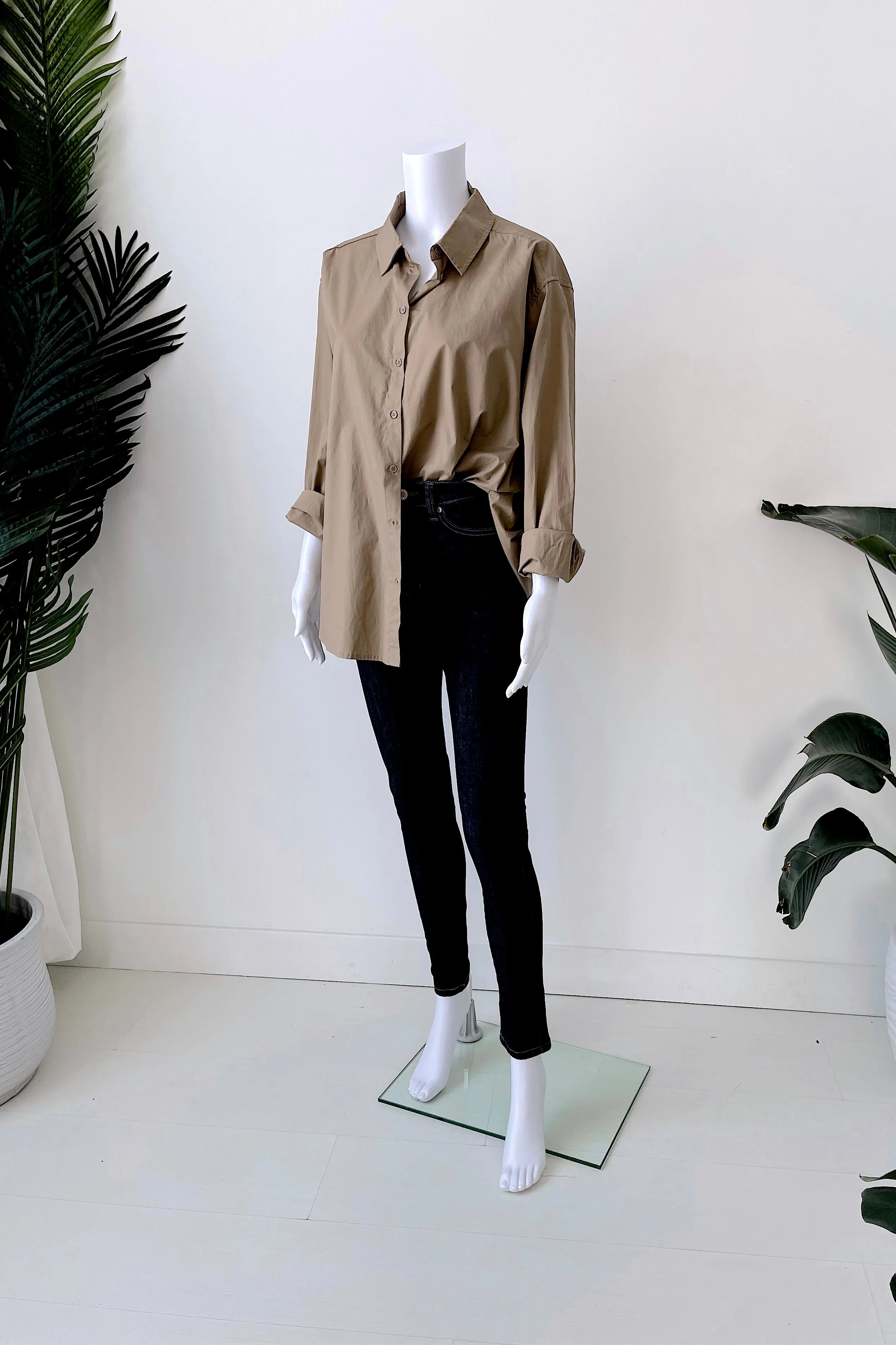 LIV BUTTON DOWN CAREER SHIRT IN MOCHA