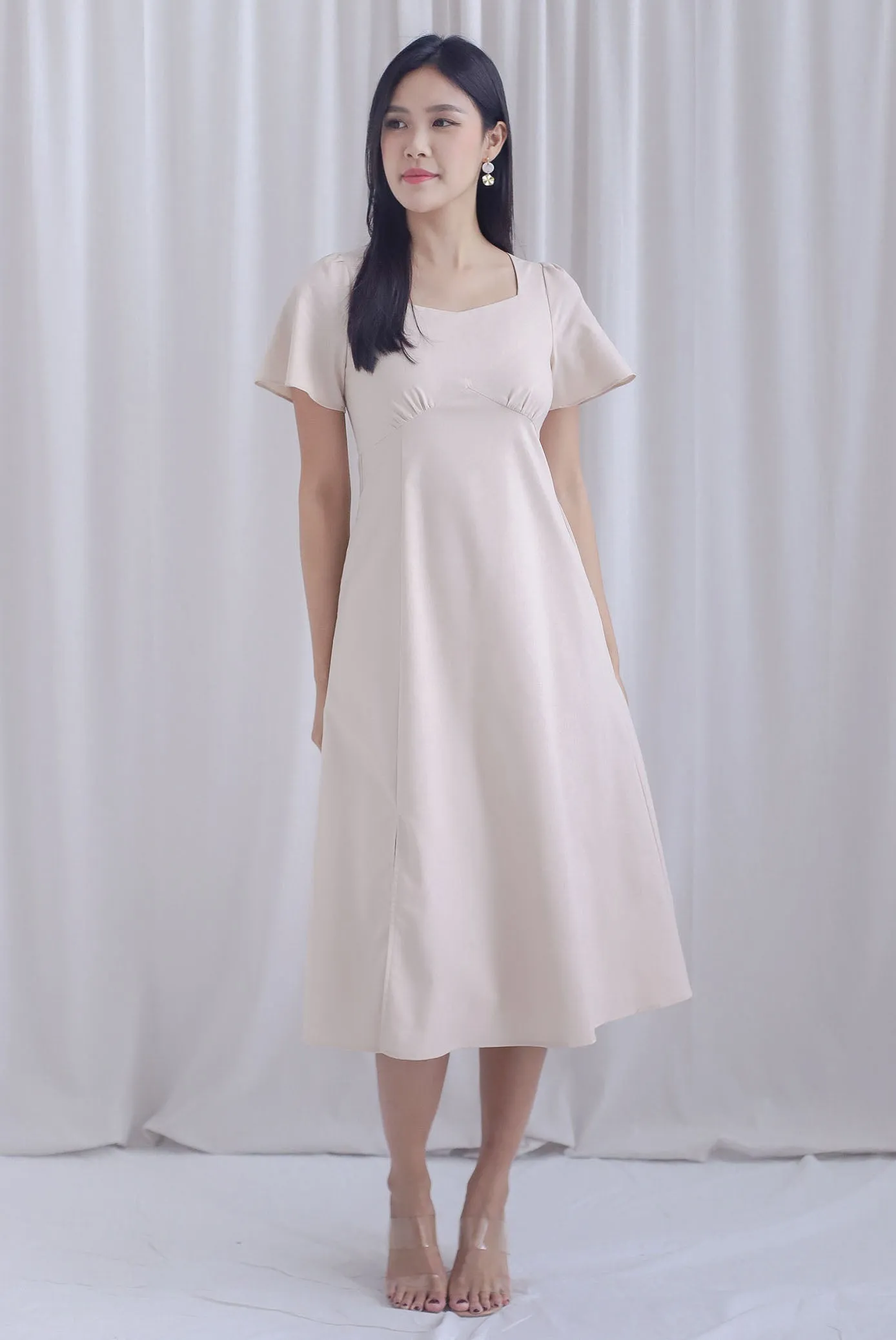Lorelei Flutter Sleeve Slit Midi Dress In Ecru