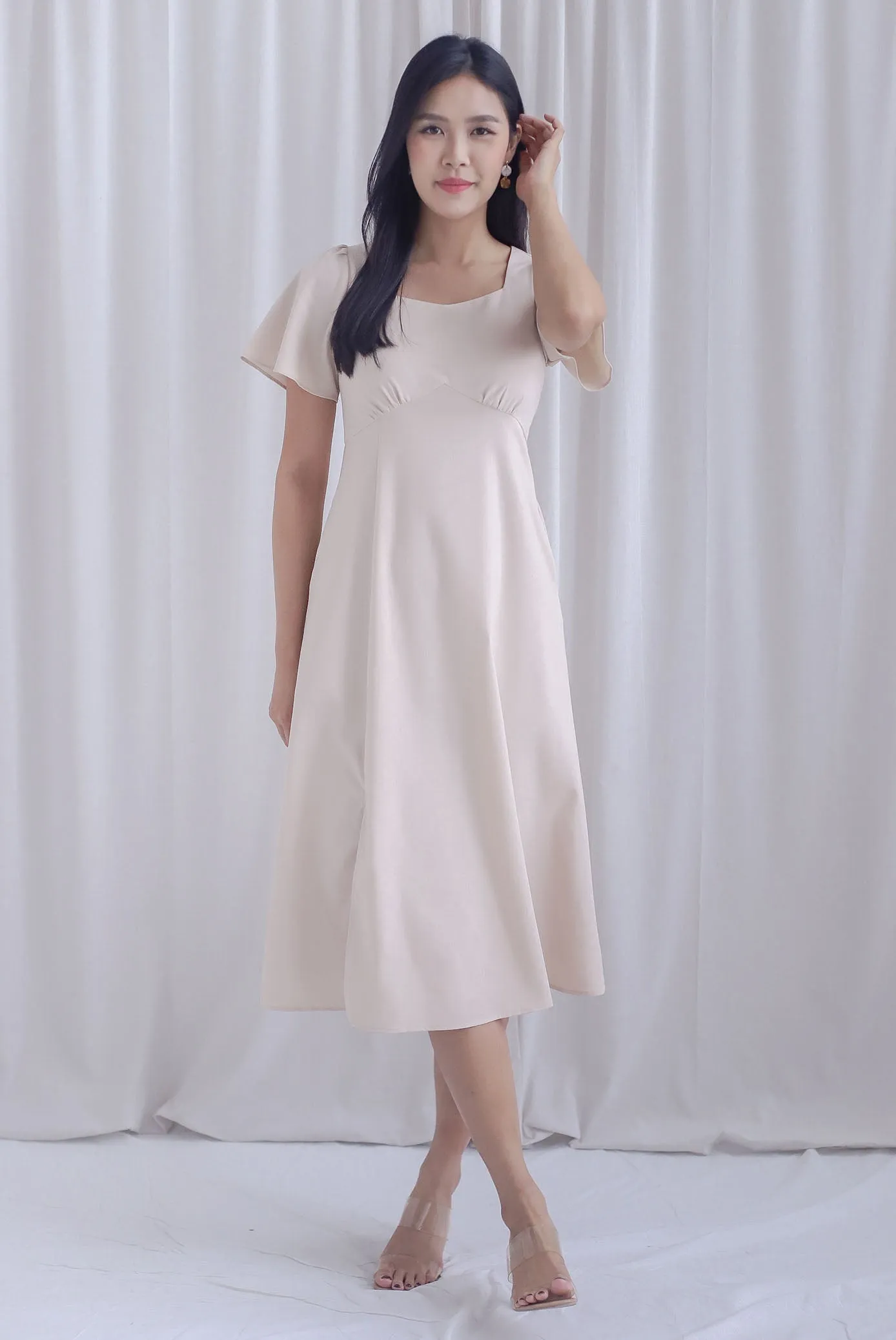 Lorelei Flutter Sleeve Slit Midi Dress In Ecru