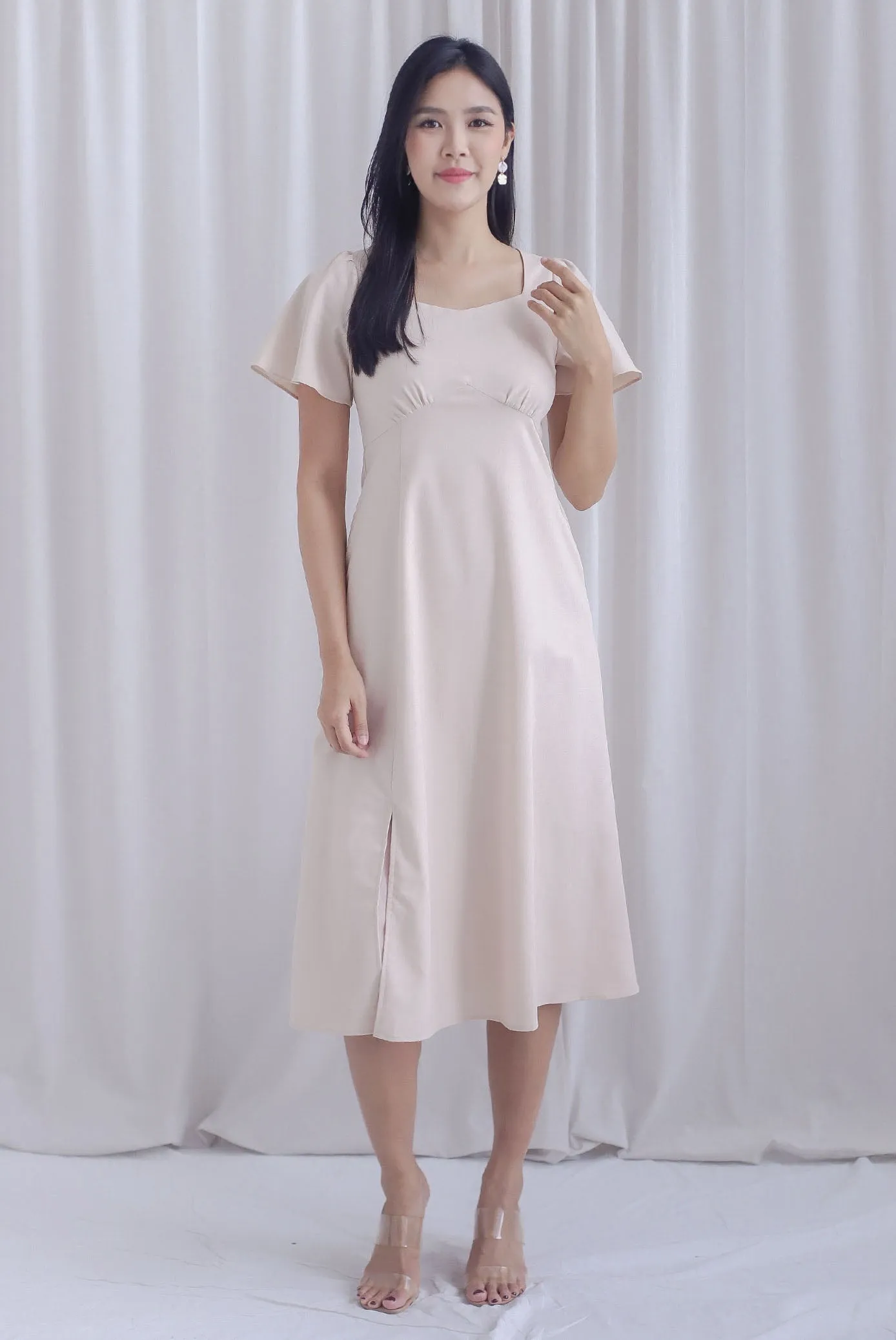 Lorelei Flutter Sleeve Slit Midi Dress In Ecru