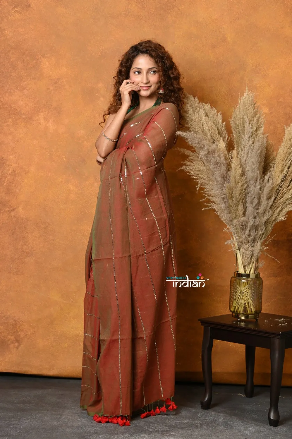 Mastaani ~ Designer Mul Cotton Handloom Saree with Sequins - Dual Tone Red Green