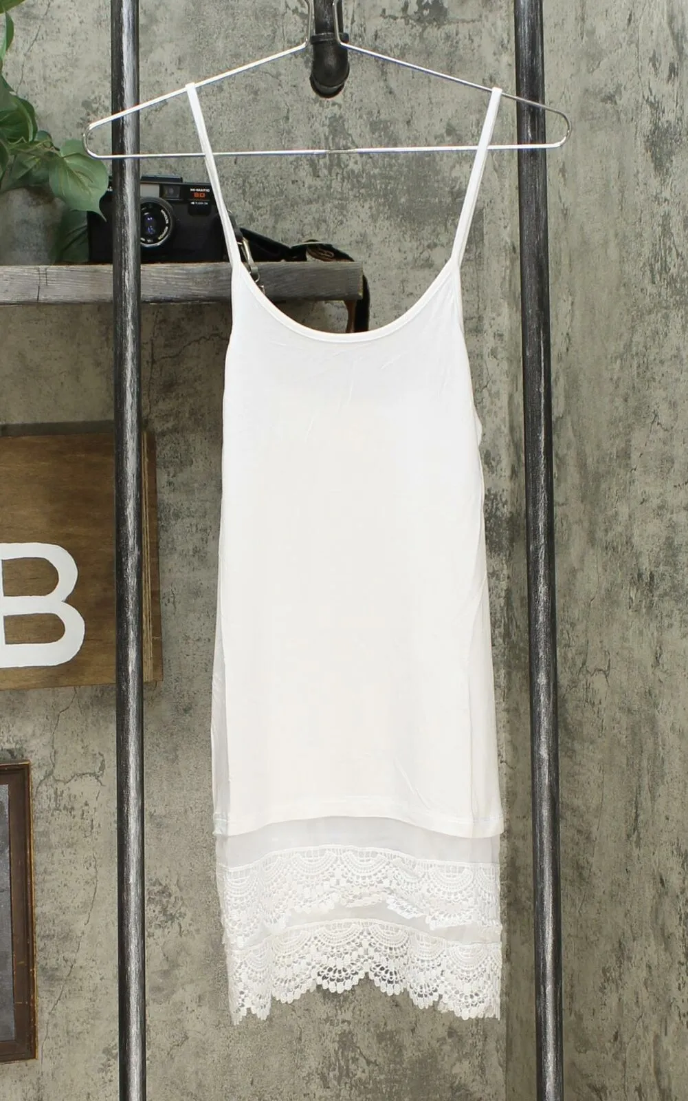 New Rhonda Shear LOT OF 2 Layering Camisole Cami. 689722-NEW Medium