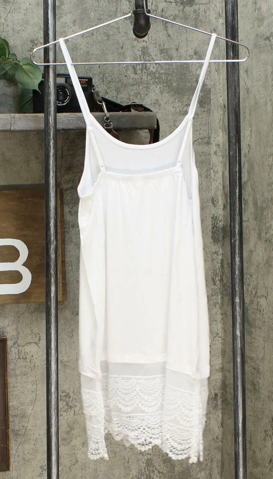 New Rhonda Shear LOT OF 2 Layering Camisole Cami. 689722-NEW Medium