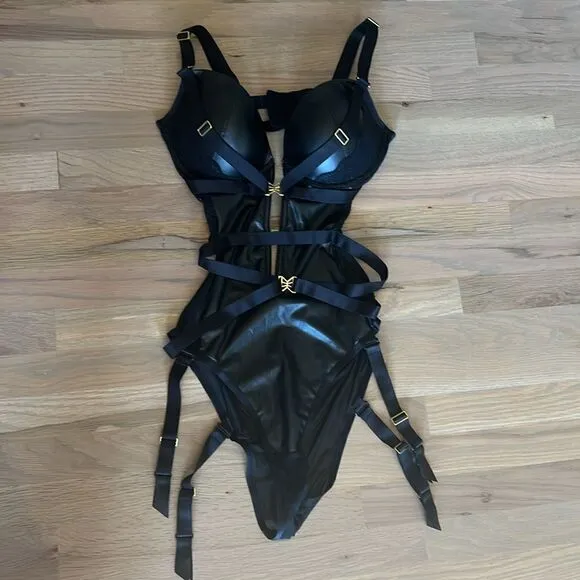 Nordstrom Ann Summers Bibiana Faux Leather Body Suit Garter Straps Medium D/DD