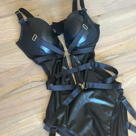 Nordstrom Ann Summers Bibiana Faux Leather Body Suit Garter Straps Medium D/DD