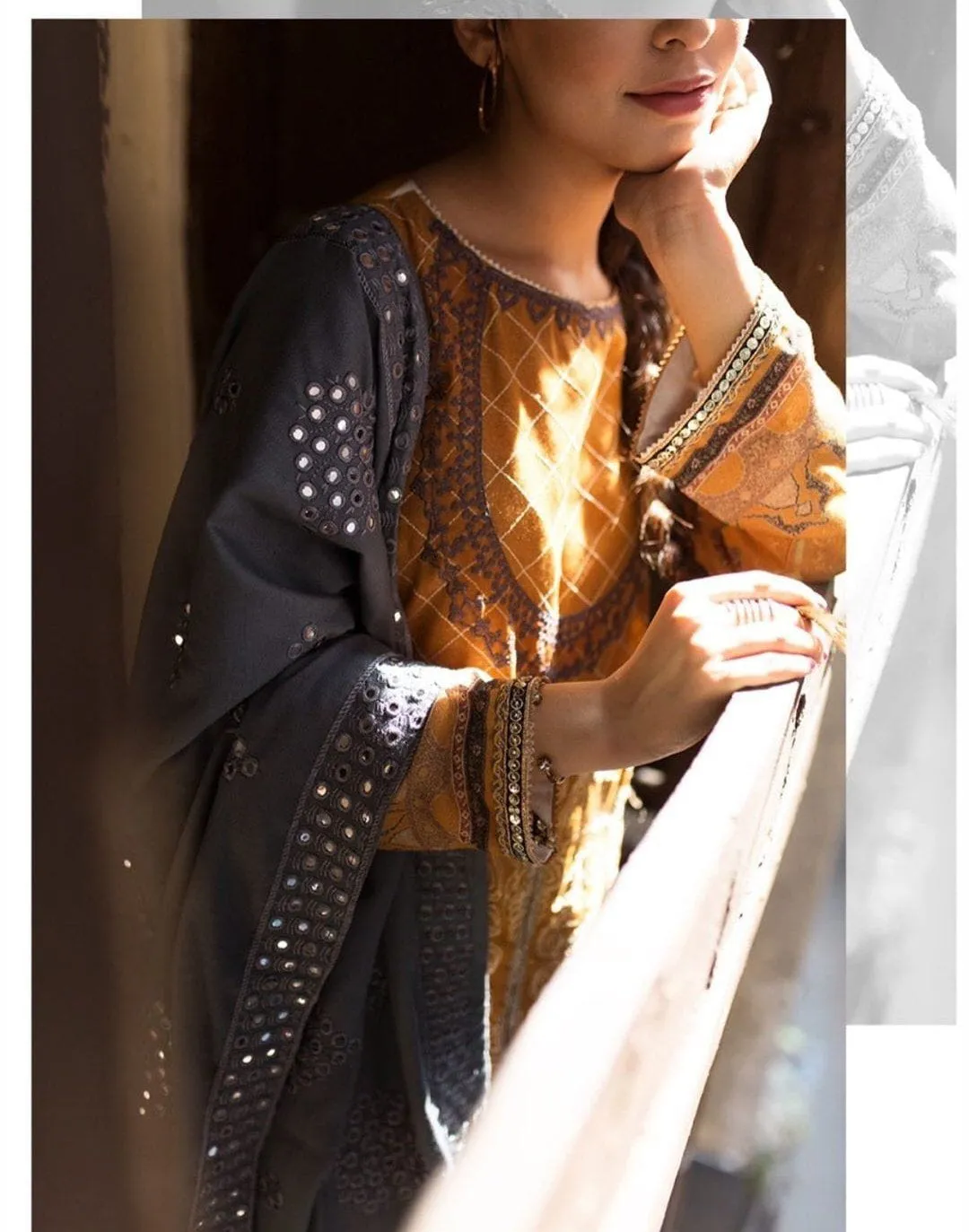 Restocked/Qalamkar Rehaab Luxury Shawl Collection/QWK 05/Dori Kari