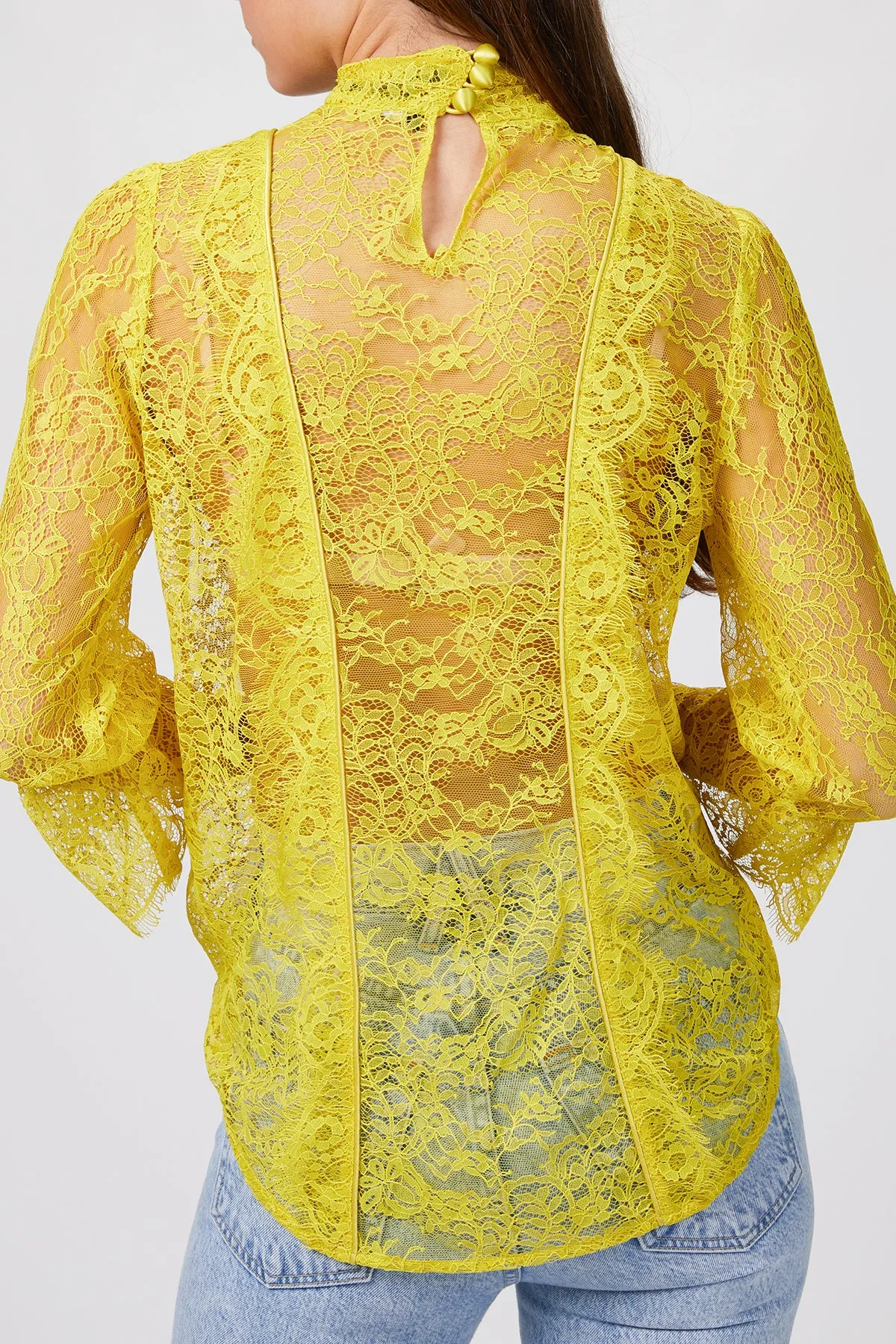 SCALLOPED LACE TOP