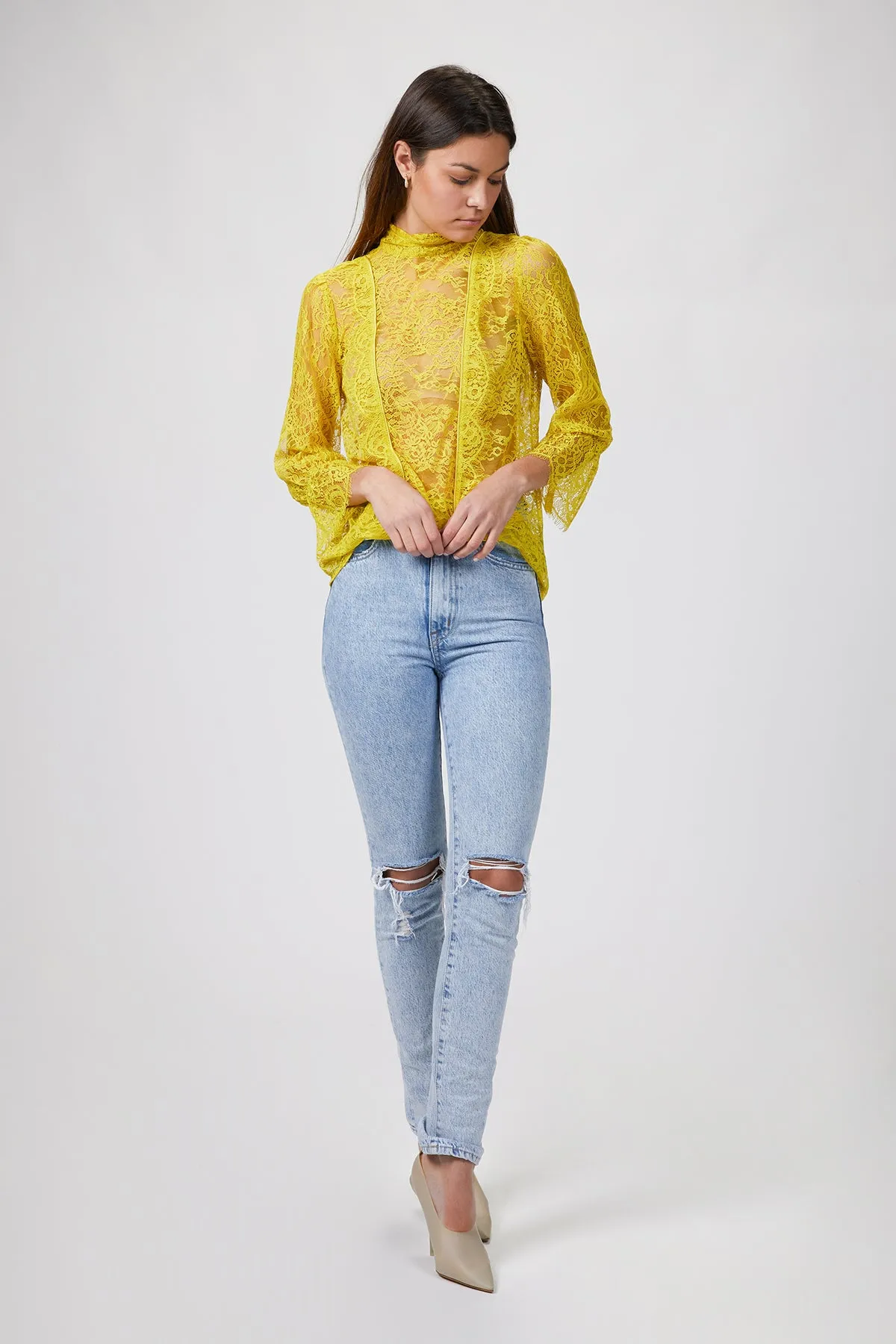 SCALLOPED LACE TOP