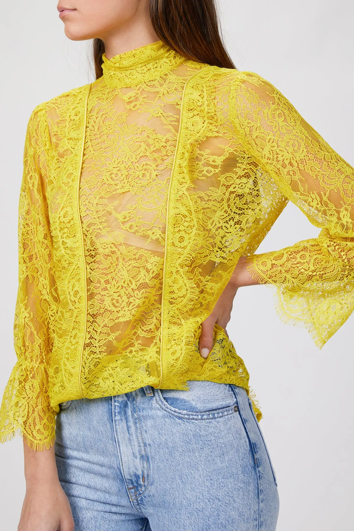 SCALLOPED LACE TOP