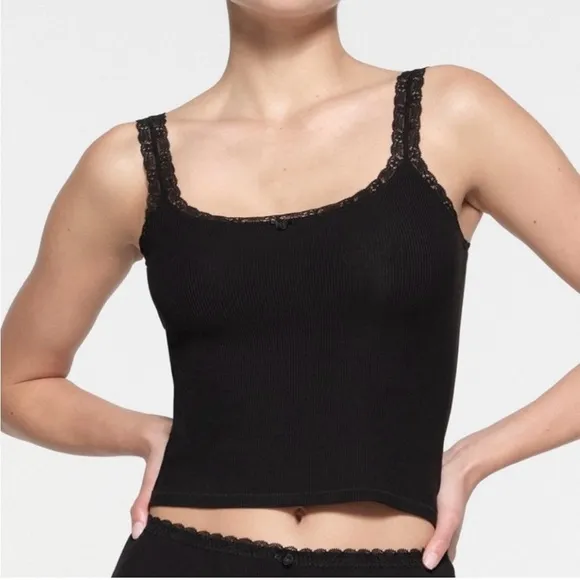 SKIMS Black Soft Lounge Lace Tank Top Black Lace Trim Camisole size L Large NWT