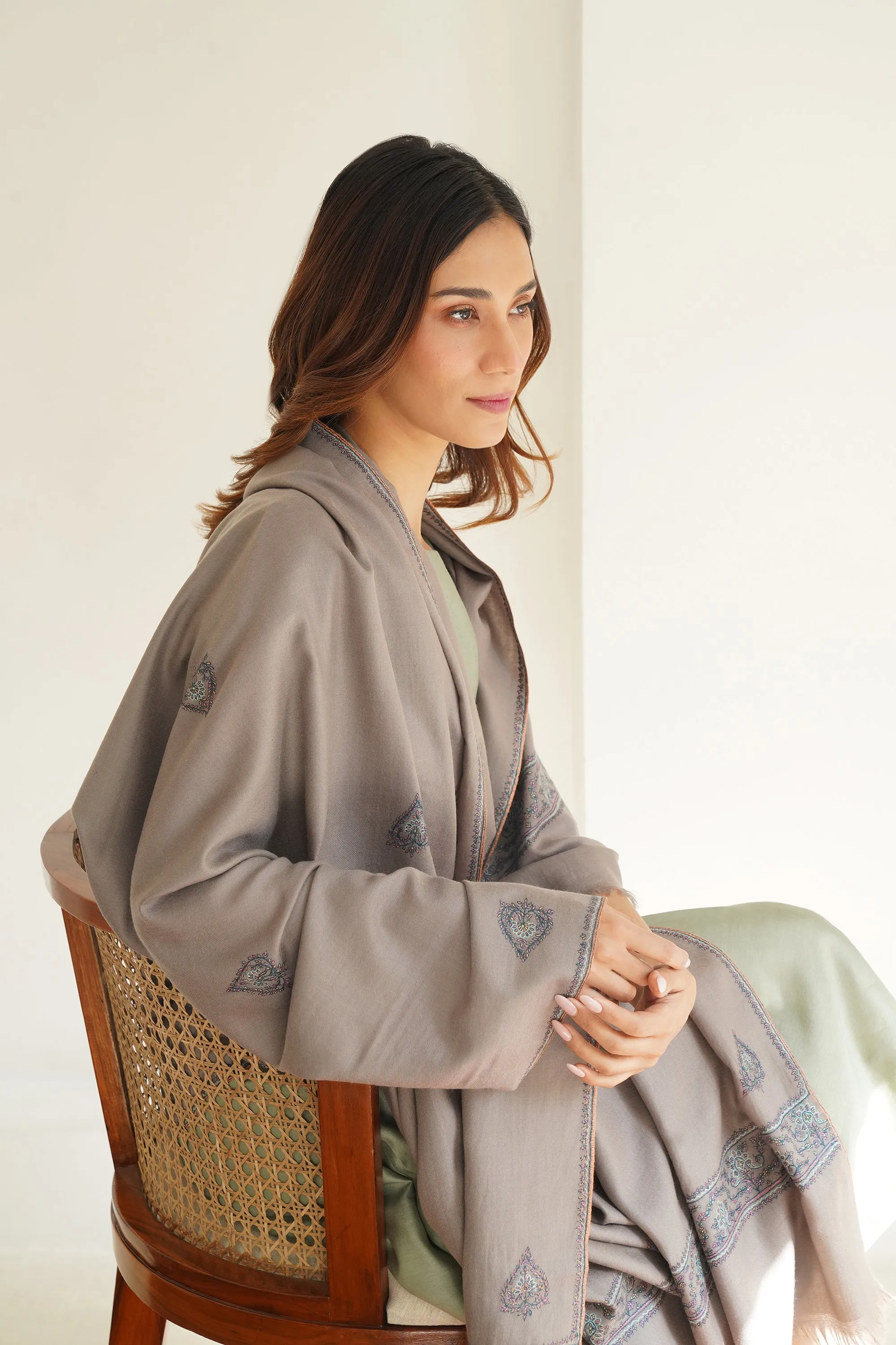 Sozni Nazlidor Butidar Hand Embroidered Pashmina Shawl Pebble