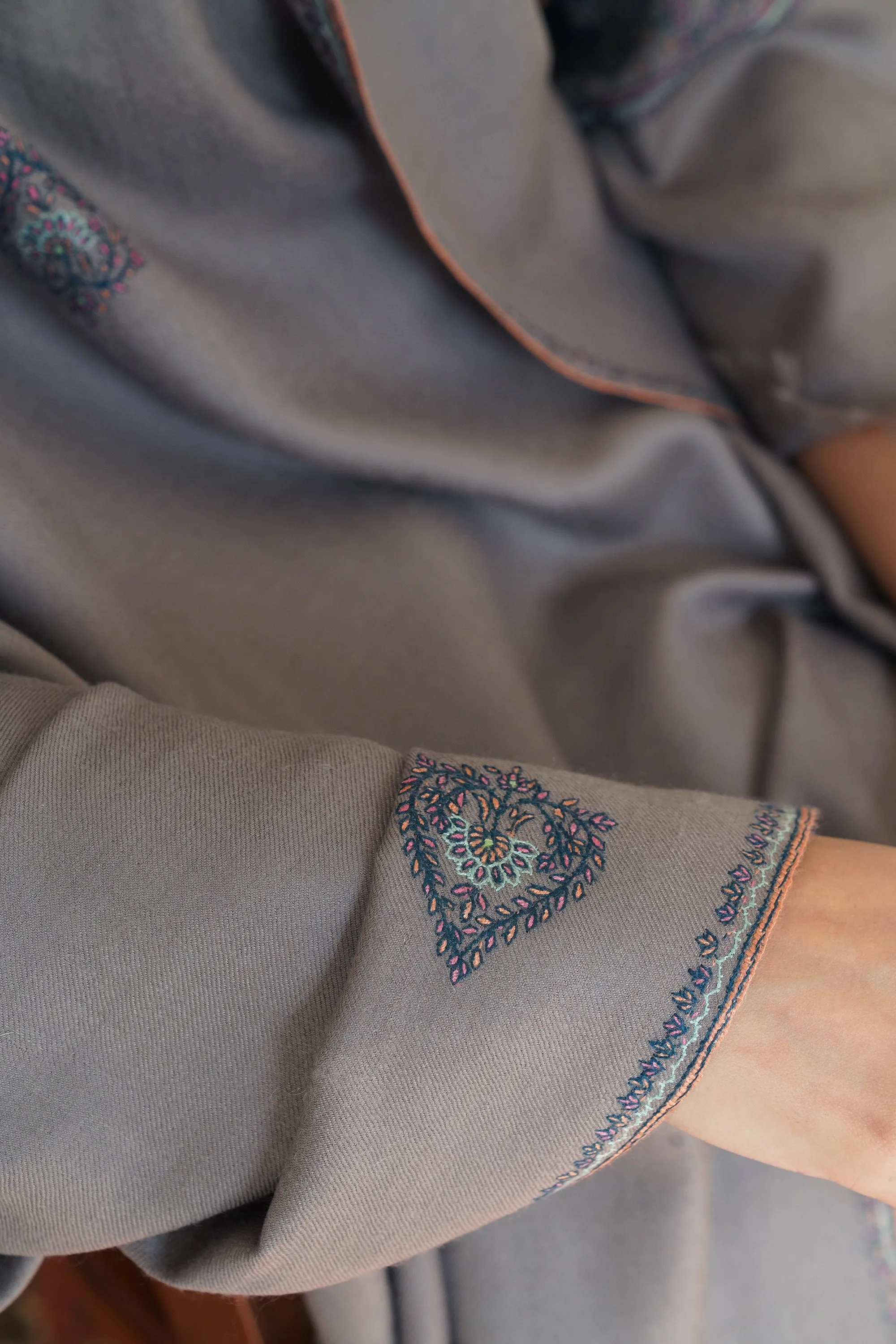Sozni Nazlidor Butidar Hand Embroidered Pashmina Shawl Pebble