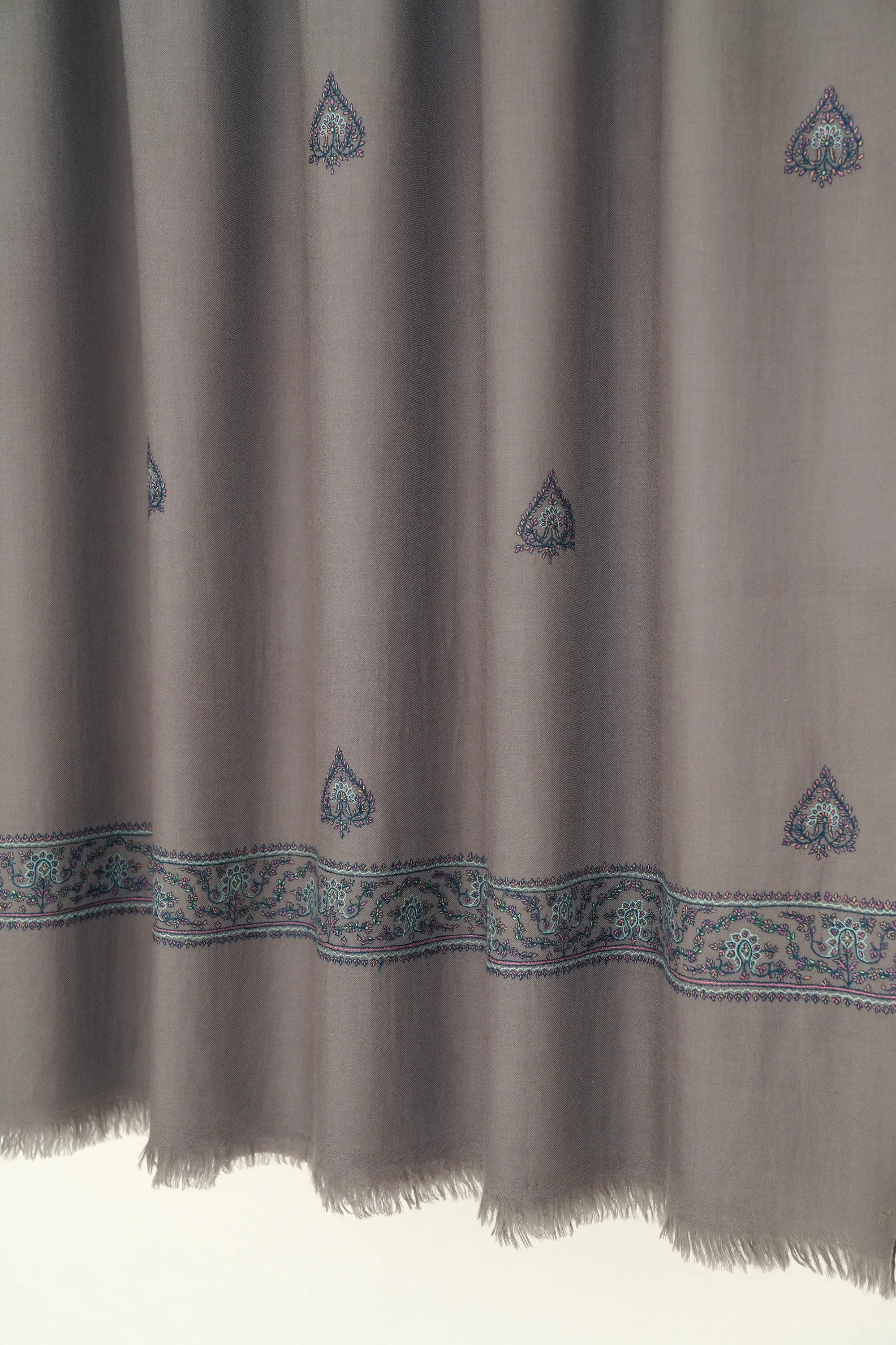 Sozni Nazlidor Butidar Hand Embroidered Pashmina Shawl Pebble