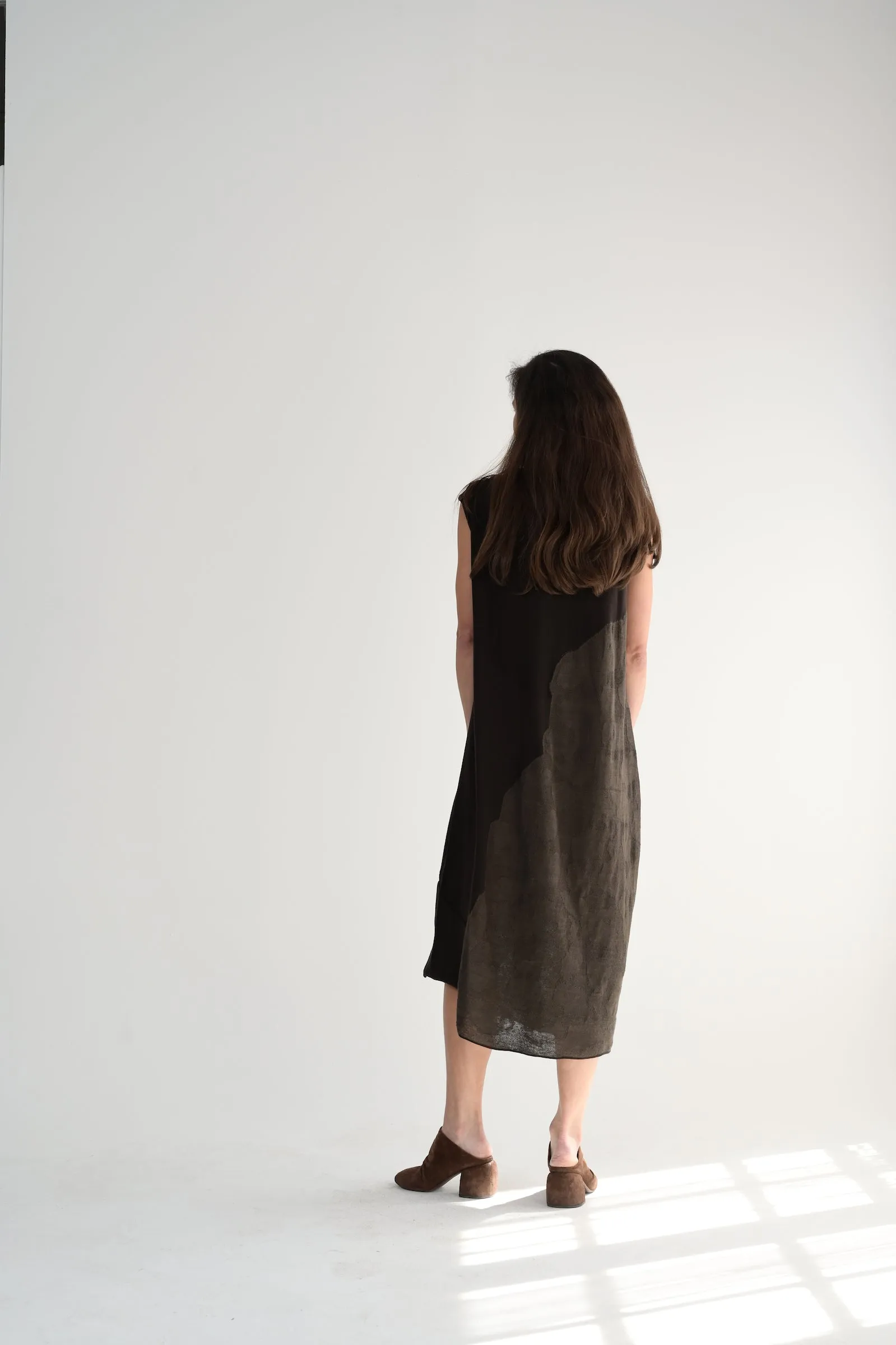 Striatum Sleeveless Dress in Moro
