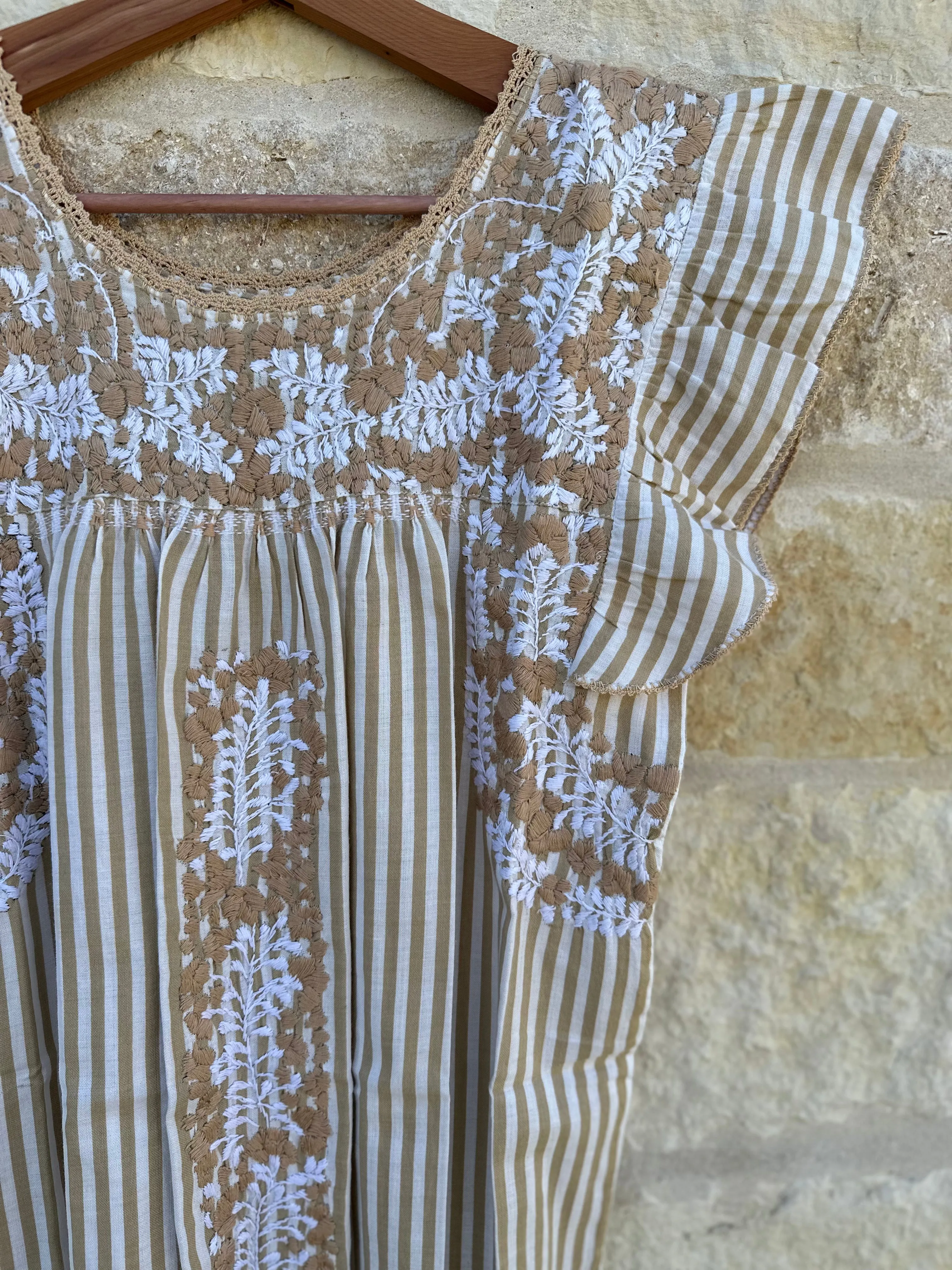 Tan and White Flutter Sleeve Felicia Blouse - M