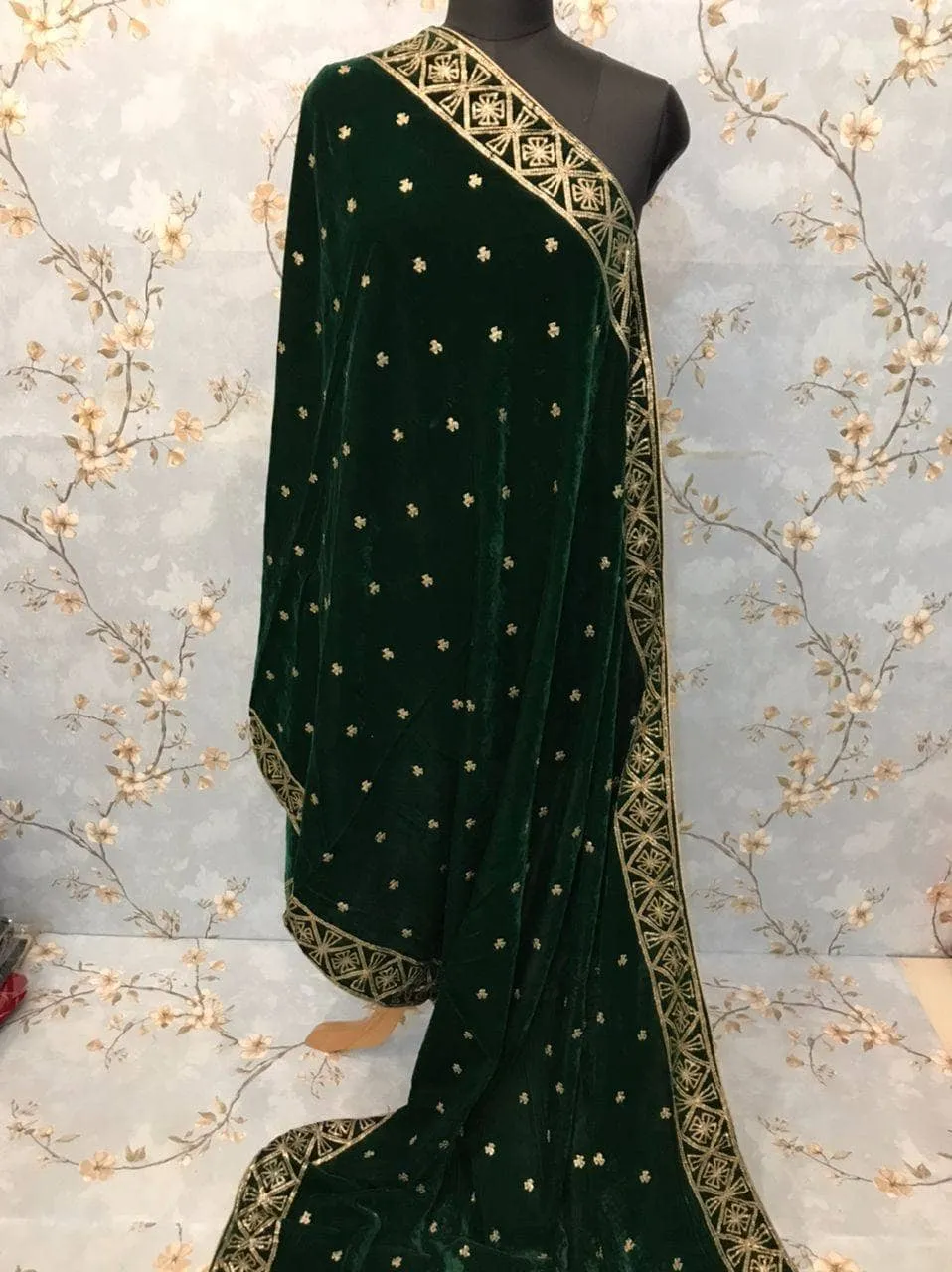 Velvet Zardozi Embroidered Shawl/D 005