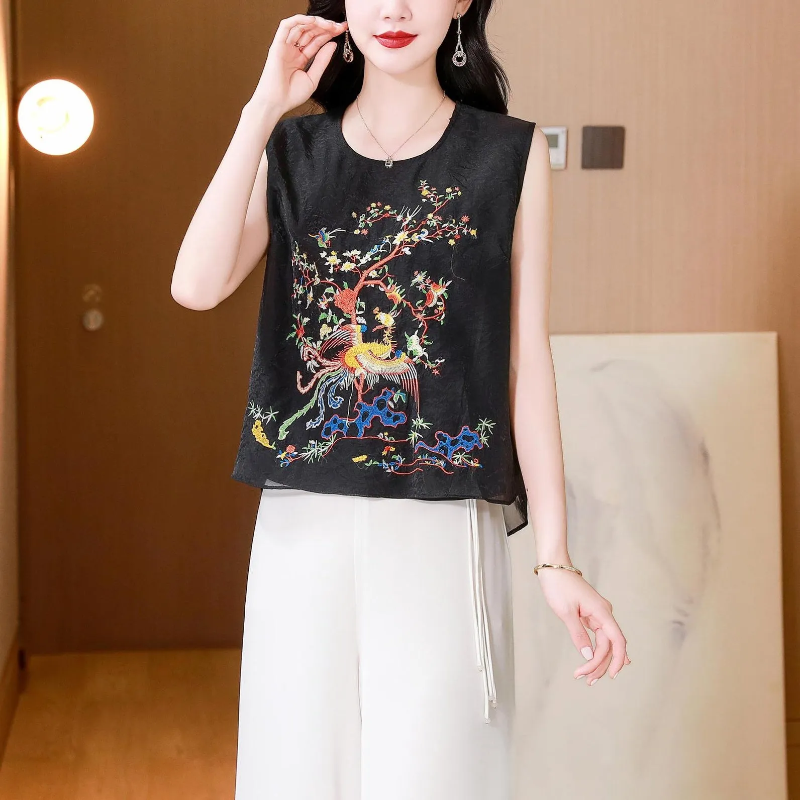 Versatile Slinky Blouse for a Retro Style