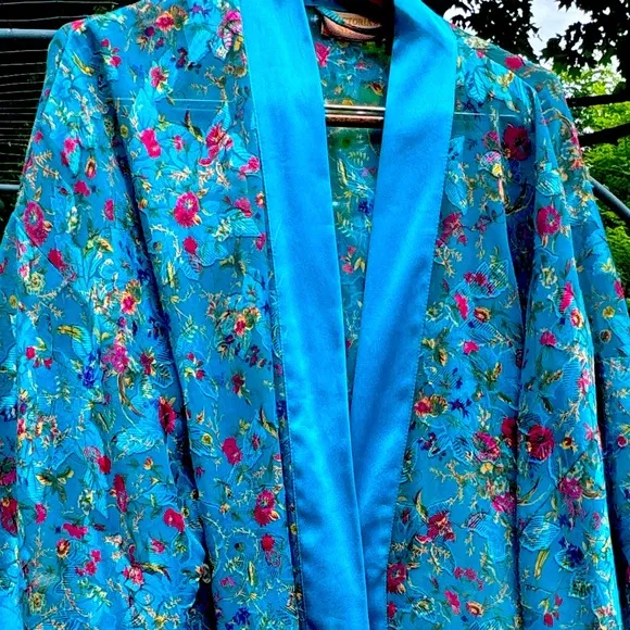 Victoria’s Secret gold label sheer floral embroidered kimono robe