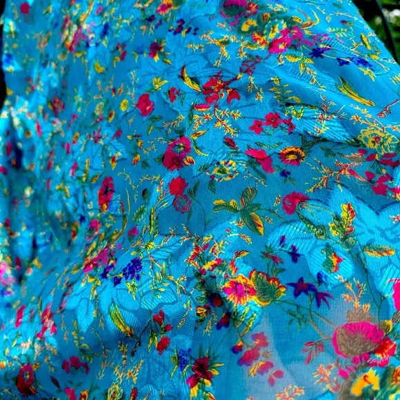 Victoria’s Secret gold label sheer floral embroidered kimono robe
