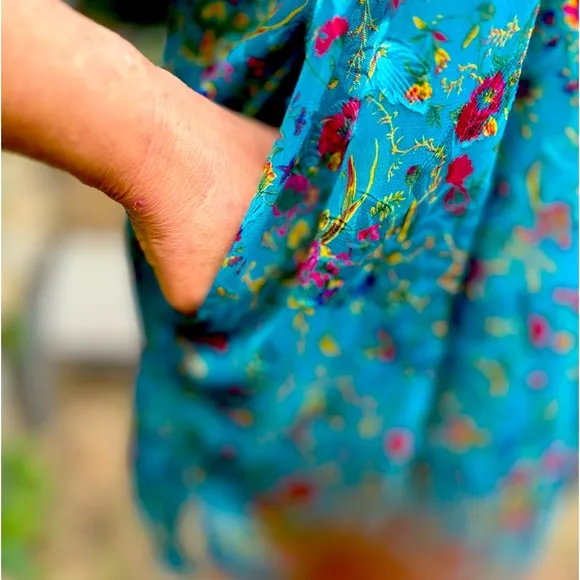 Victoria’s Secret gold label sheer floral embroidered kimono robe