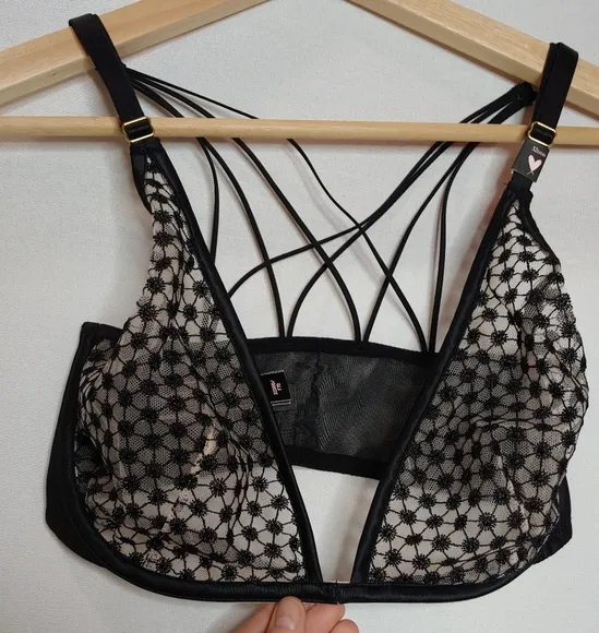 Victoria's Secret Very Sexy Starburst Unlined Plunge Bra Black 32DDD Stappy New