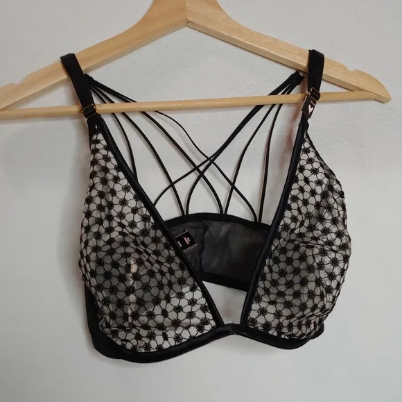 Victoria's Secret Very Sexy Starburst Unlined Plunge Bra Black 32DDD Stappy New