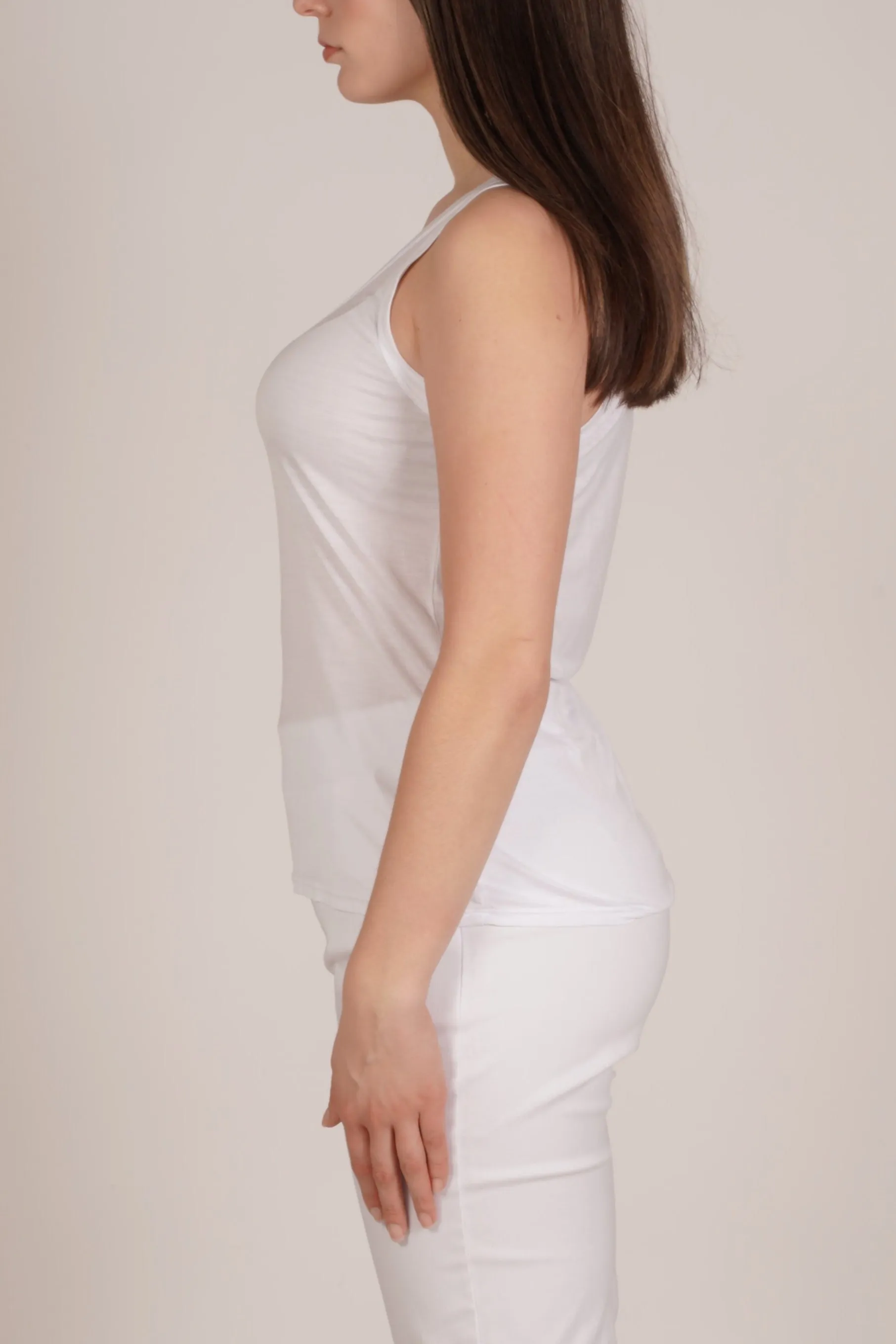 White Sleeveless Basic Tank Top