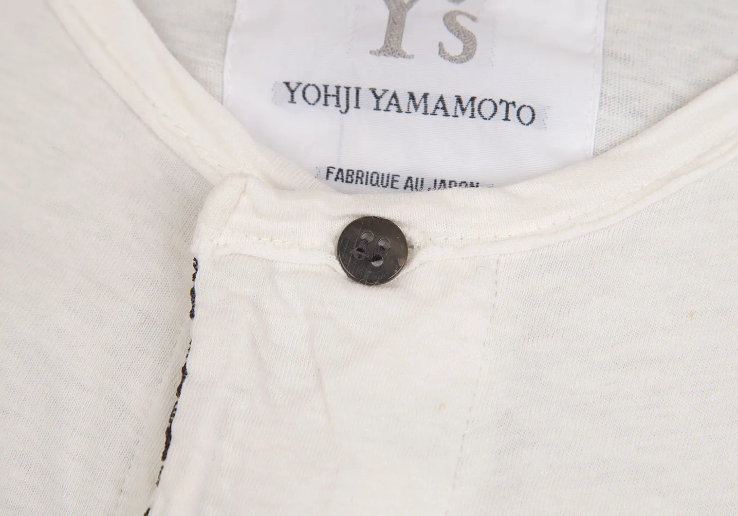 YOHJI YAMAMOTO JAPAN. Y's Inside-out embroidery White Sleeveless Top